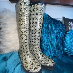 Tory Burch Shoes | Tory Burch Signature Logo Wellington Rainboots
